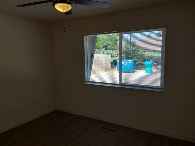 Building Photo - 1701 Palm Dr