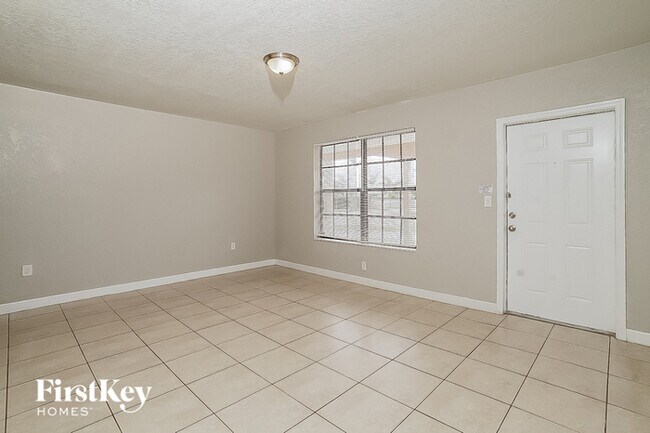 Foto del edificio - 1000 NE 211th Terrace