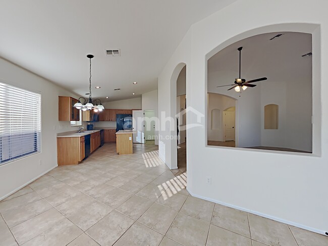 Foto del edificio - 5529 N Rattler Way