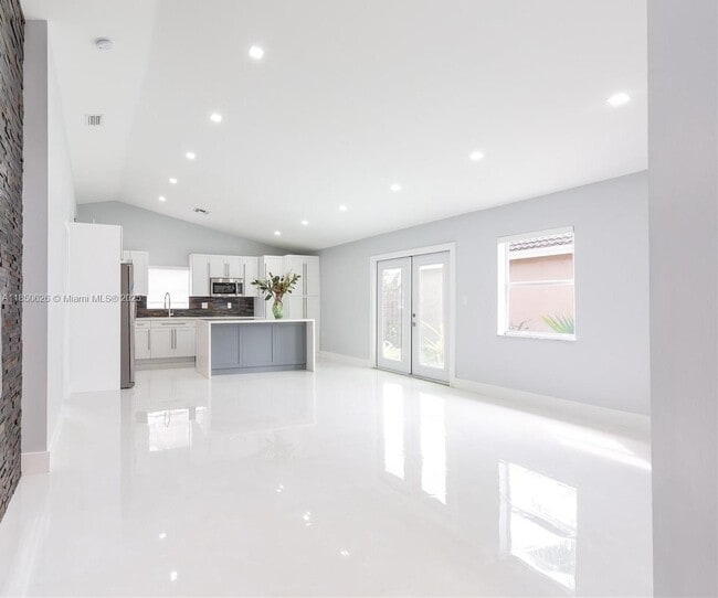 Foto del edificio - 14003 SW 147th Ct