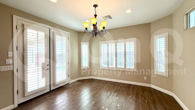 Building Photo - 7027 W Springfield Wy