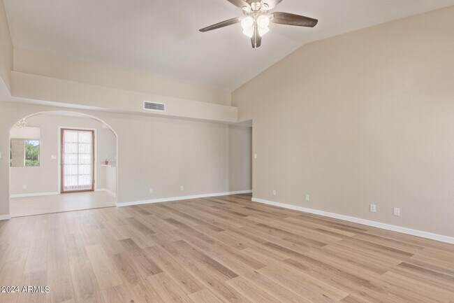 Building Photo - 14205 N Westminster Pl