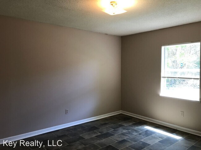 Building Photo - 2 br, 2 bath House - 5405-B Lacassine