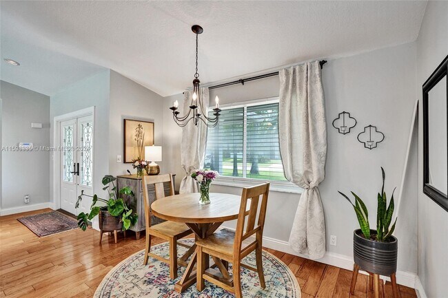 Foto del edificio - 874 Blueberry Dr