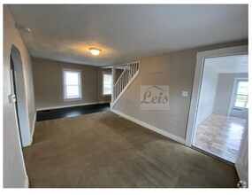 Building Photo - 618 Sweitzer St