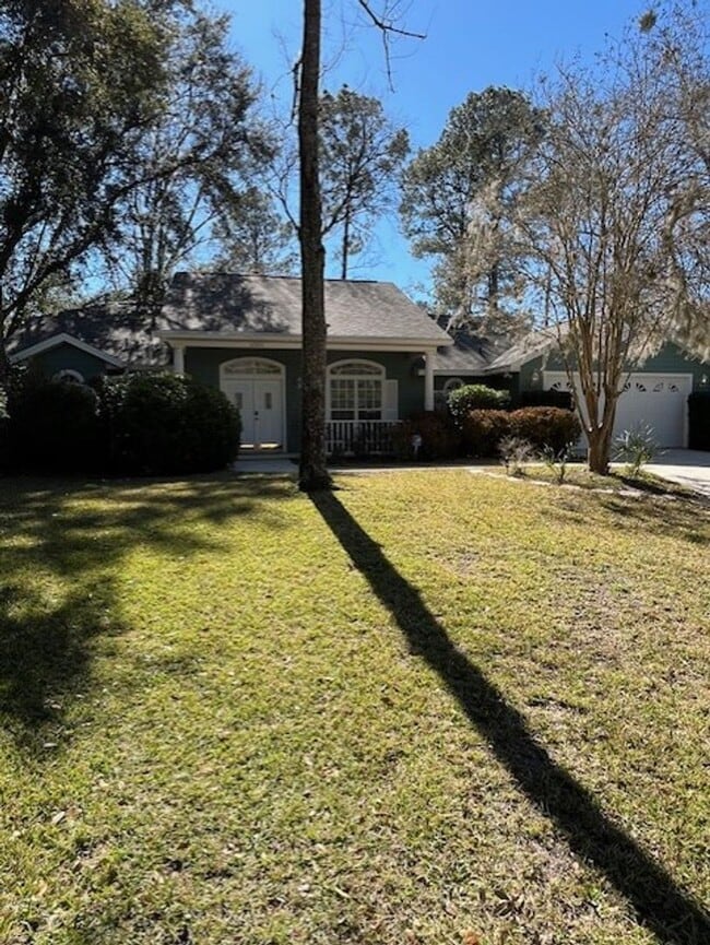 Foto del edificio - Beautiful and completely Renovated 3/2 fen...