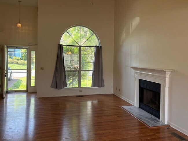 Foto del edificio - Single Family Home in Villages of Brentwood