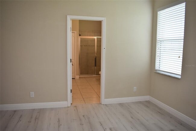 Foto del edificio - 5060 Creekside Park Ave