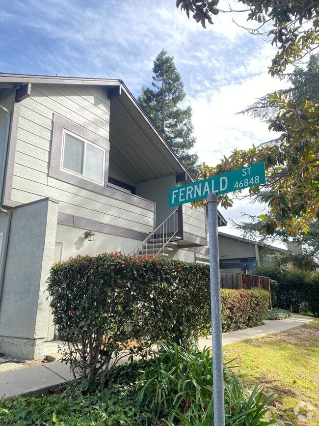 Building Photo - 46848 Fernald St