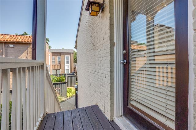 Foto del edificio - 5930 Sandhurst Ln