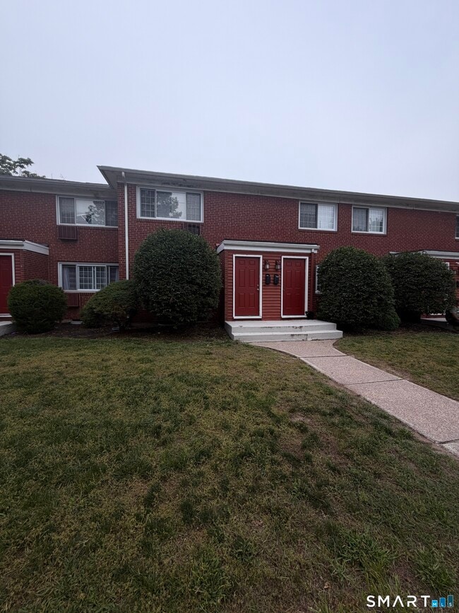 Building Photo - 438 Middle Turnpike W