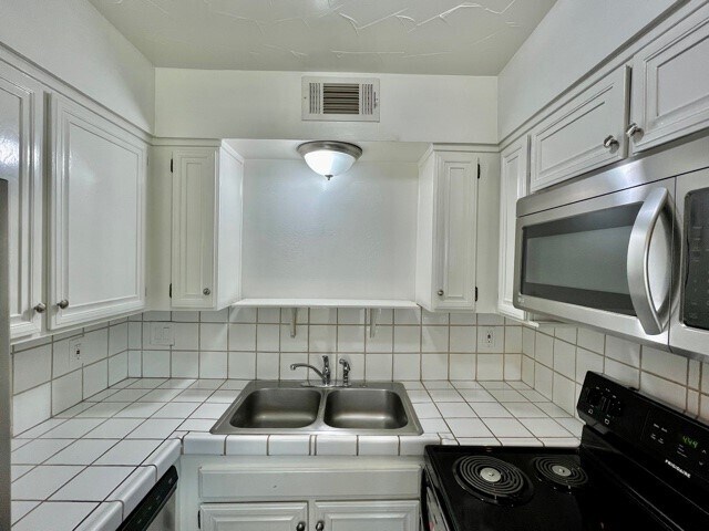 Building Photo - 45210 Panorama Dr