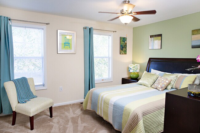 Foto del edificio - Longhill Pointe Apartments and Townhomes