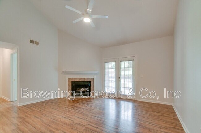 Foto del edificio - 6820 Hwy 70 S