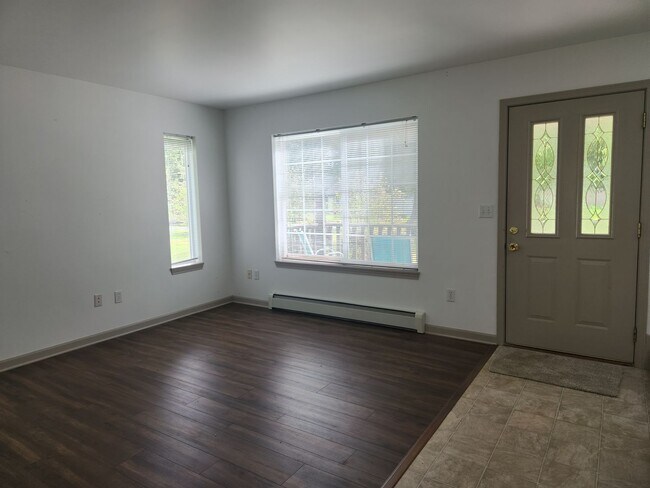 Foto del edificio - Quiet 3 Bedroom House