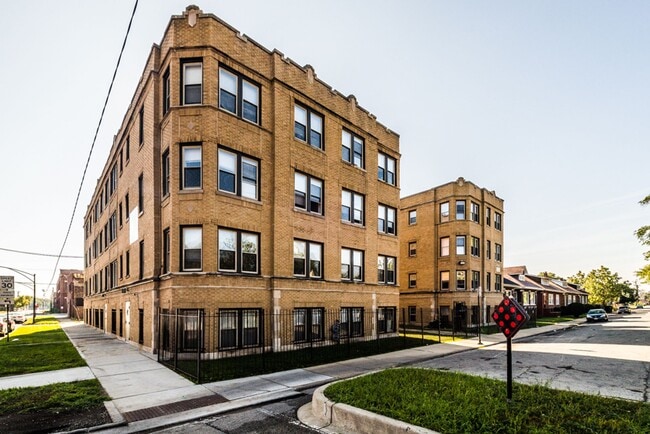 Building Photo - 7701 S Stewart