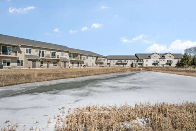 Building Photo - Arvada - 3 Bed - 2 Bath - 2 Stall Attached...