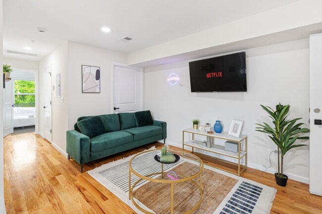 Foto del edificio - 549 S Orange Ave