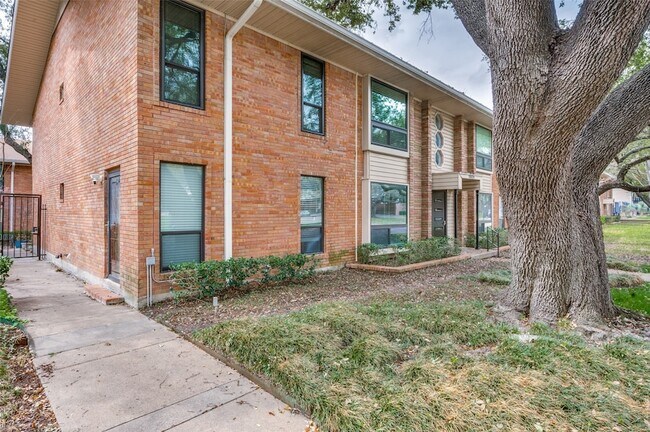 Foto del edificio - 10029 Regal Park Ln