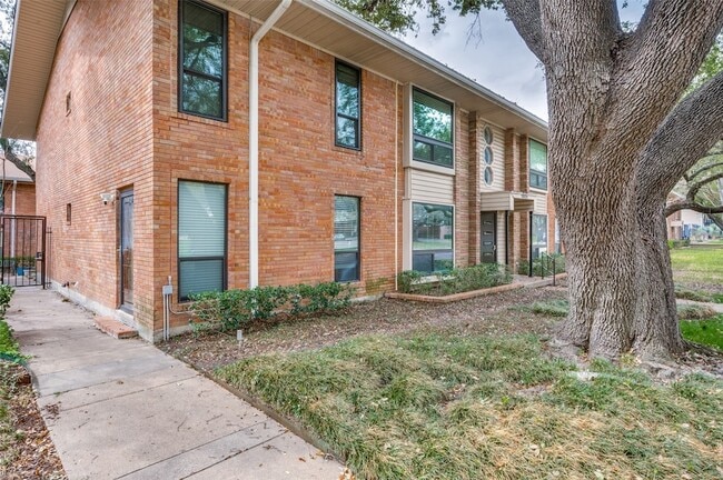 Building Photo - 10029 Regal Park Ln