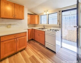 Building Photo - 771 Punahou St