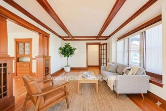 Building Photo - 105 Marlboro St