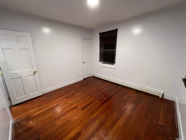 Foto del edificio - 89-12 237th St