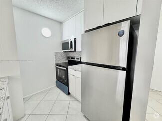 Building Photo - 2401 Riverside Dr