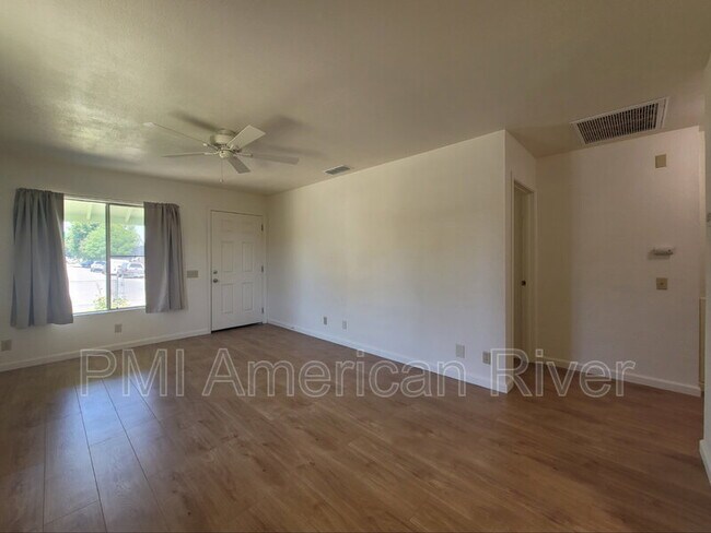 Foto del edificio - 619 Williams St