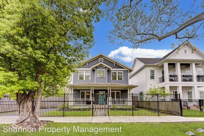 Foto del edificio - 4 br, 3 bath House - 1348 Waverly St