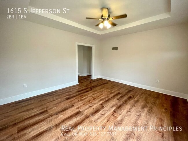 Building Photo - Completely Renovated 2 Bedroom, 1 Bathroom...