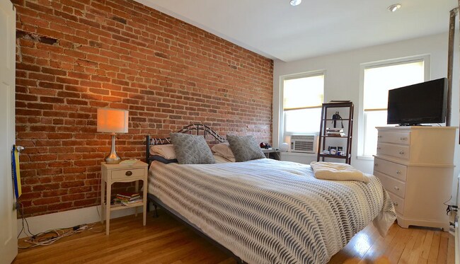 Building Photo - 5 Braemore Rd