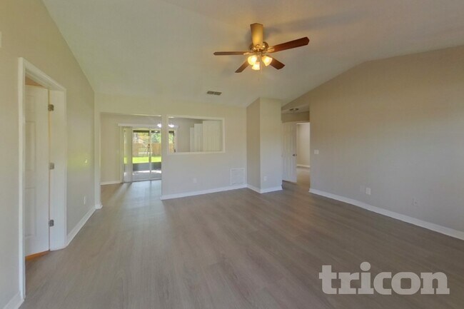 Foto del edificio - 1715 Farm Way