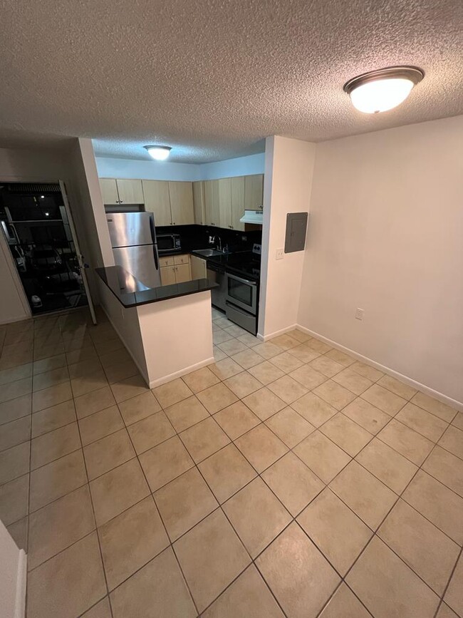 Foto del edificio - 6935 NW 179th St
