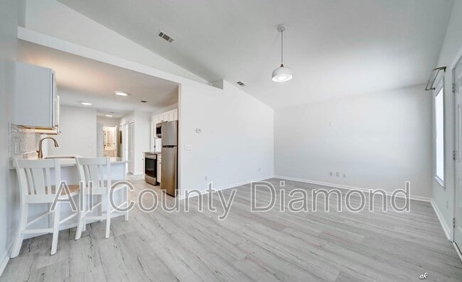 Building Photo - 2625 Lagoon Knoll Dr