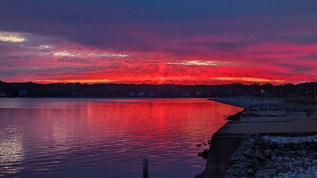Foto del edificio - 142 Bluff Ave
