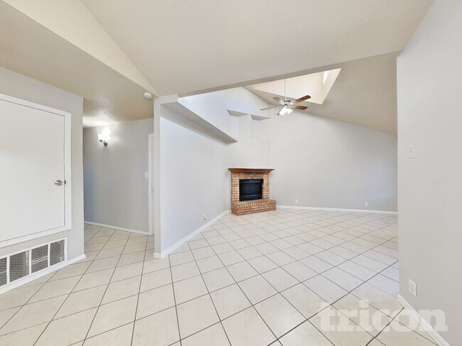 Foto del edificio - 5442 Gold Rush Dr NW