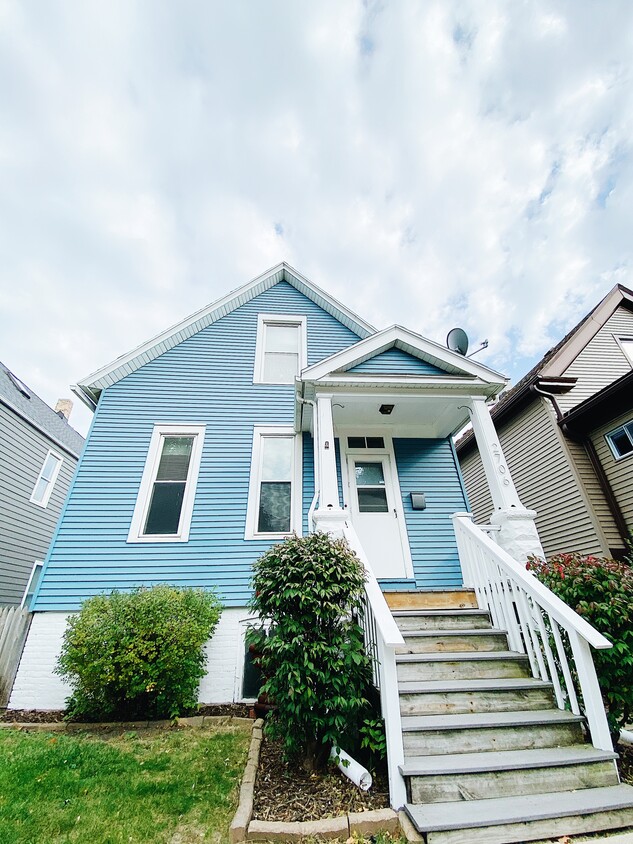 Charming 4Bed/2Bath SF Home in Bay View House Rental in Milwaukee, WI