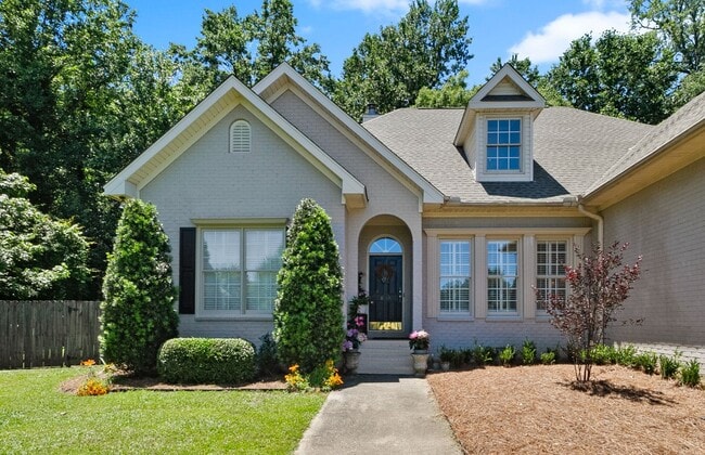Building Photo - Beautiful 5 Bed 3.5 Bath Home! Available N...