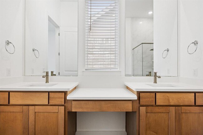 Foto del edificio - 1221 Texas Ash Ln