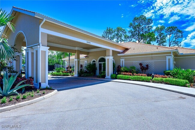 Building Photo - 4950 Deerfield Way