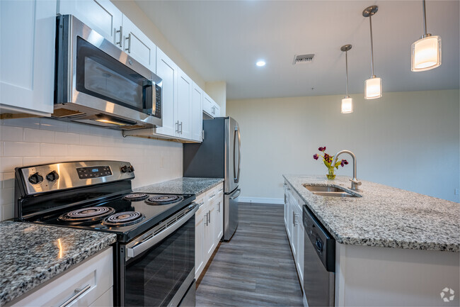 2BR, 2BA - 1,250SF - Kitchen - The Park on 56th