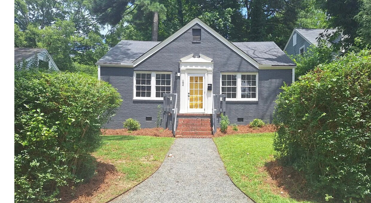 Primary Photo - 104 W Maynard Ave