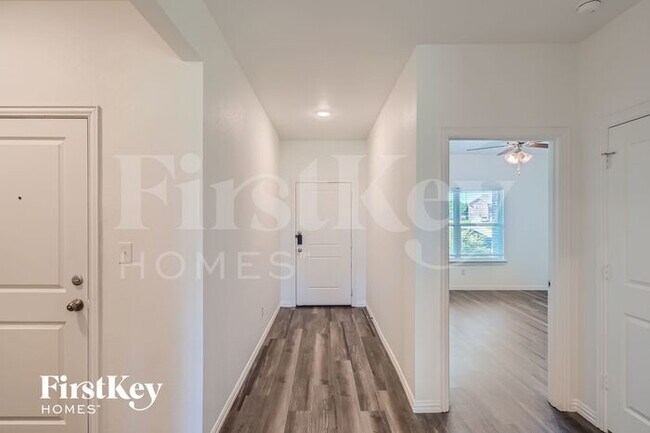 Foto del edificio - 7352 Parkside Pl Dr