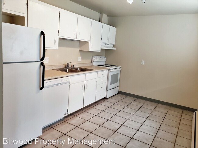 Building Photo - 2105 Lake Point Dr