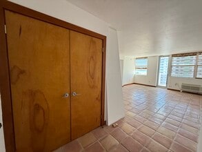 Building Photo - 5313 Collins Ave