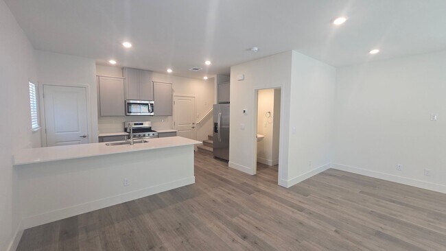 Foto del edificio - 5854 Altitude St
