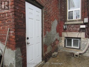 Building Photo - 2011 Dundas St W