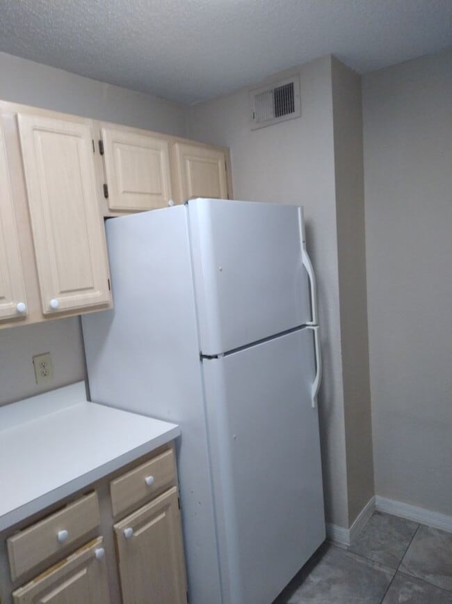 Building Photo - 4295 Summer Landing Dr