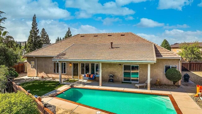 Foto del edificio - 689 Saint Andrews Rd